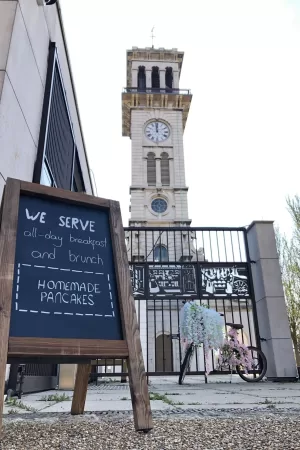 the_tolpuddle_cafe_outddor_clock_tower